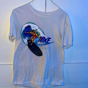 nike short sleeve t-shirt